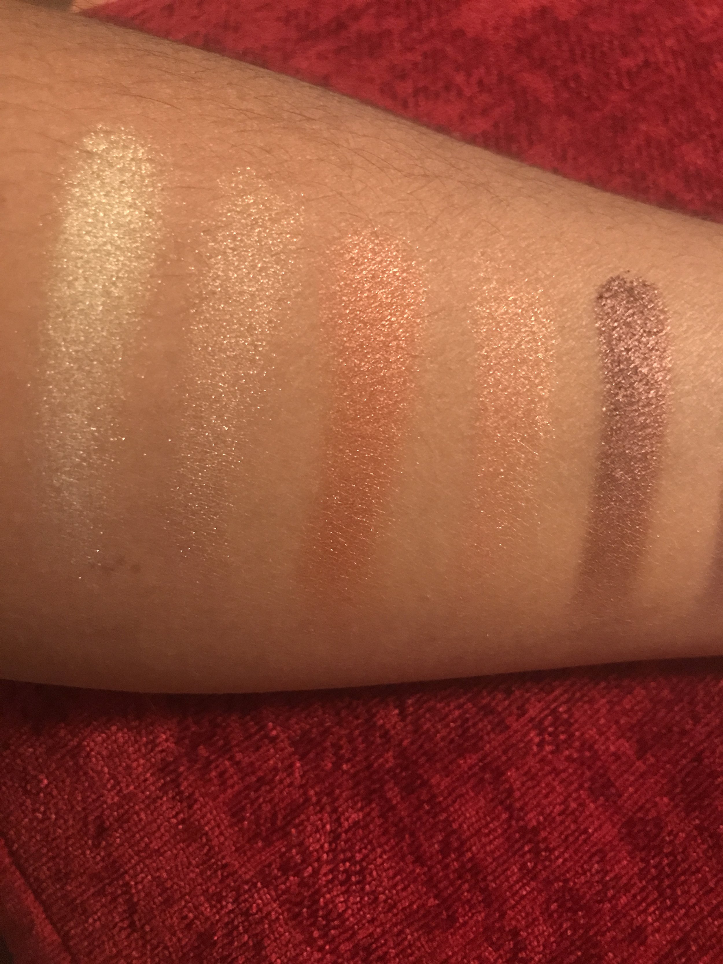  SHIMMERS ... single swatch. No packing on, primer, or fix+ 